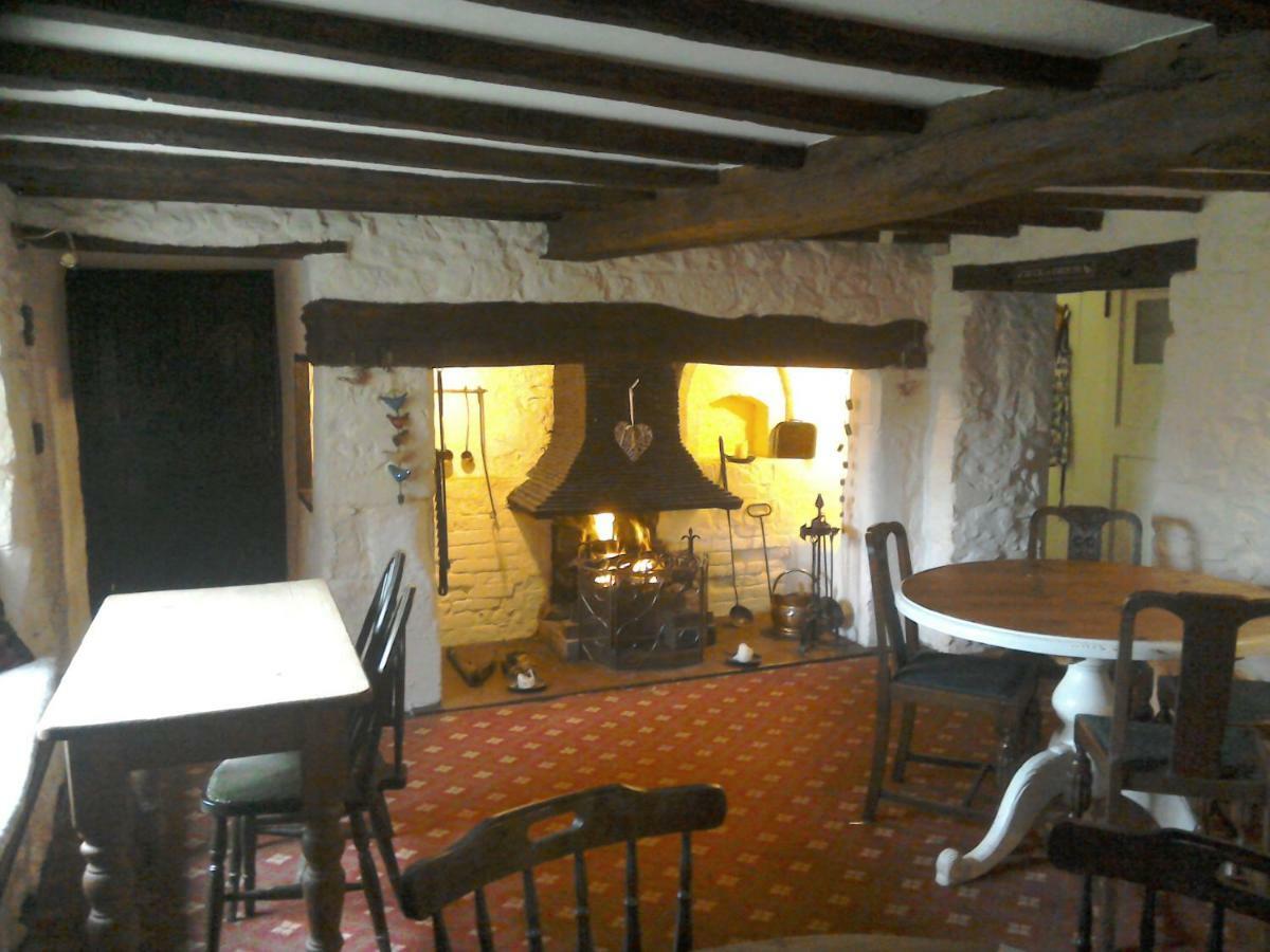 The Crown Inn Alvediston Zewnętrze zdjęcie
