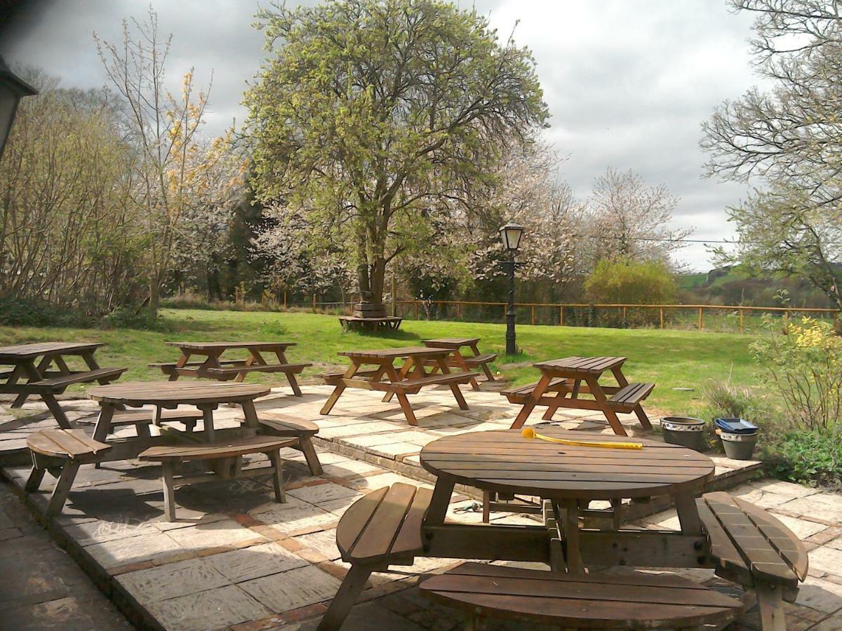 The Crown Inn Alvediston Zewnętrze zdjęcie