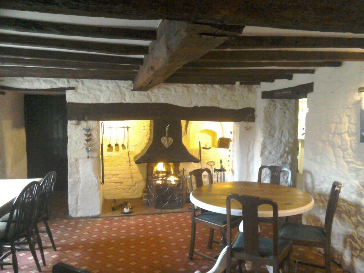 The Crown Inn Alvediston Zewnętrze zdjęcie