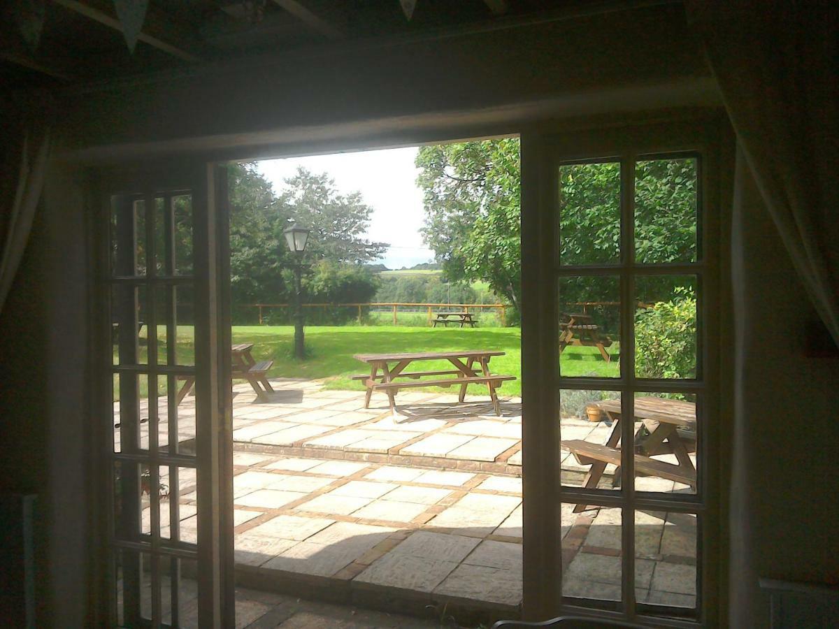 The Crown Inn Alvediston Zewnętrze zdjęcie