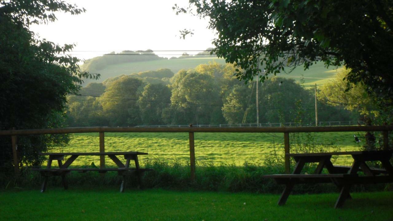 The Crown Inn Alvediston Zewnętrze zdjęcie