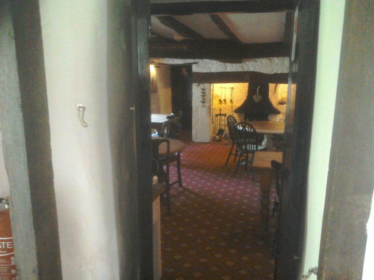 The Crown Inn Alvediston Zewnętrze zdjęcie