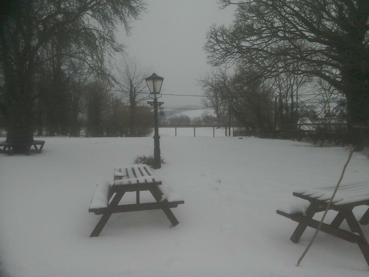 The Crown Inn Alvediston Zewnętrze zdjęcie