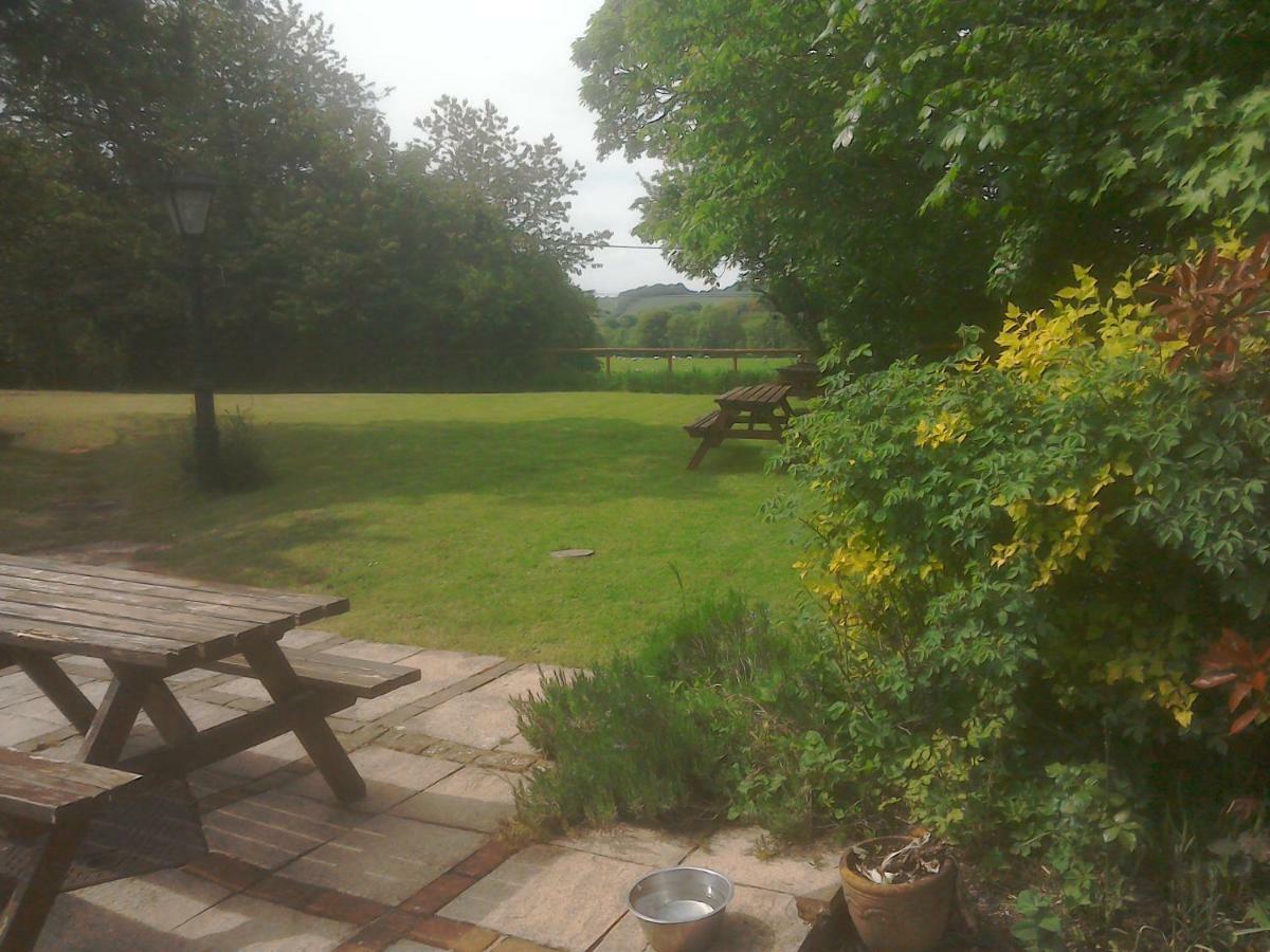 The Crown Inn Alvediston Zewnętrze zdjęcie