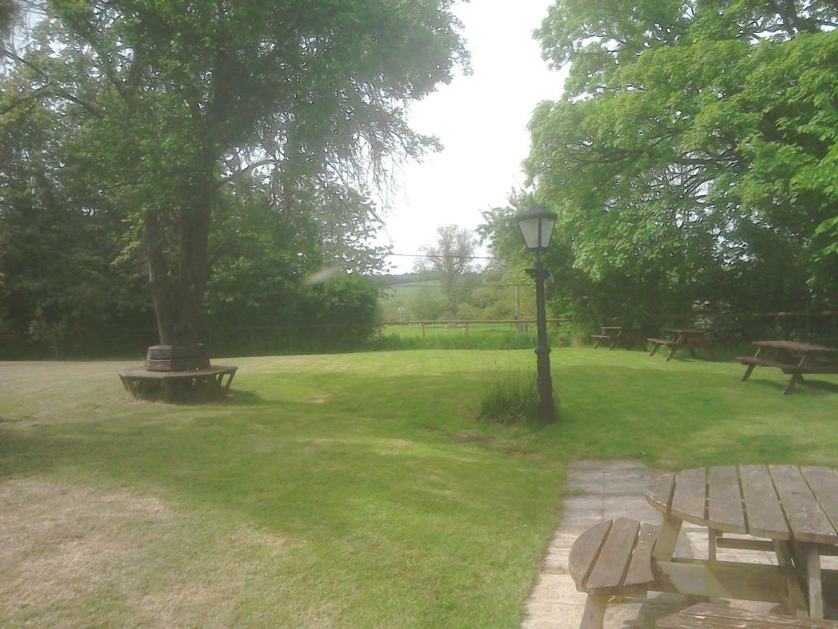 The Crown Inn Alvediston Zewnętrze zdjęcie